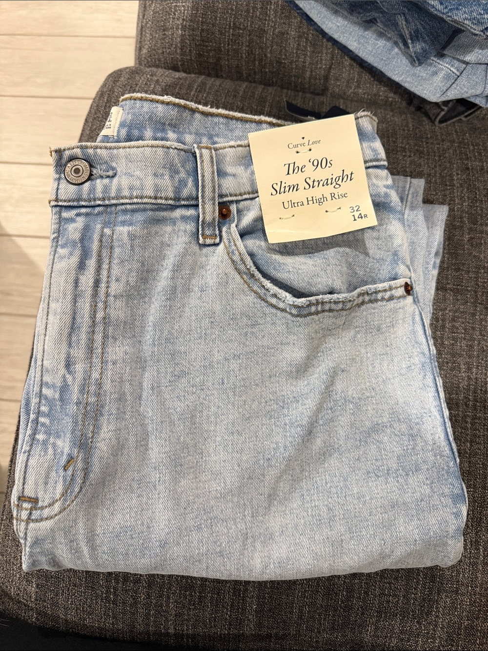 Abercrombie and Fitch the 90s slim straight ultra high-rise curve love